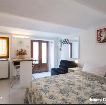 Location Turistic Monolocale Nel Parco Del Santuario Apartment Asti Exterior foto