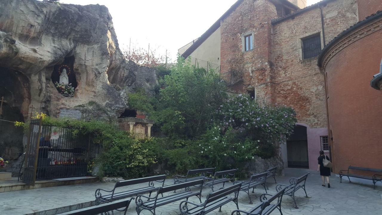 Location Turistic Monolocale Nel Parco Del Santuario Apartment Asti Exterior foto