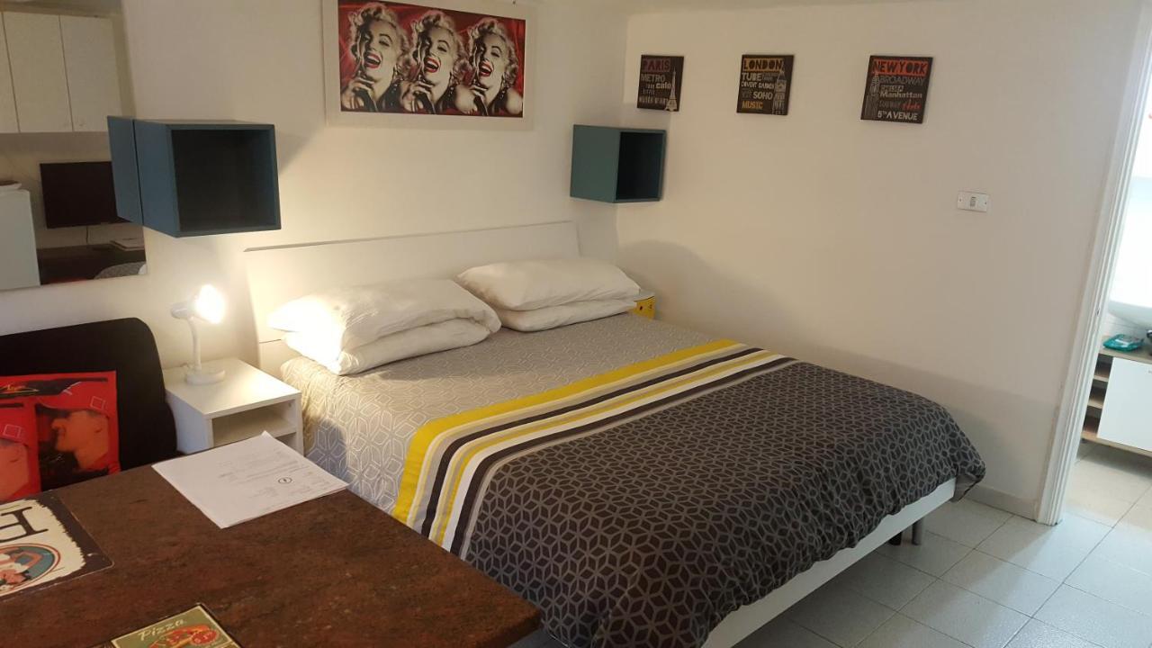 Location Turistic Monolocale Nel Parco Del Santuario Apartment Asti Exterior foto